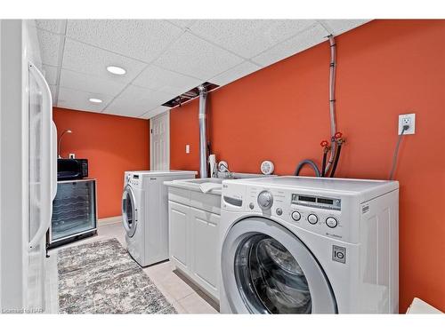 181 Lakeshore Road, St. Catharines, ON - Indoor Photo Showing Laundry Room