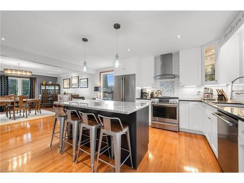 19 Little John Court, Welland, ON - Indoor Photo Showing Kitchen With Stainless Steel Kitchen With Upgraded Kitchen