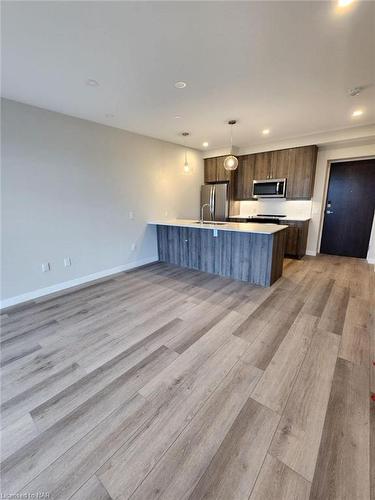 703-118 West Street, Port Colborne, ON - Indoor Photo Showing Kitchen