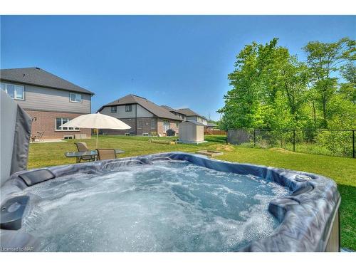 4279 Willick Road, Niagara Falls, ON - Outdoor With Backyard