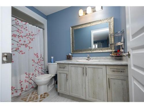 44 Haney Drive, Thorold, ON - Indoor Photo Showing Bathroom