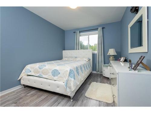 44 Haney Drive, Thorold, ON - Indoor Photo Showing Bedroom