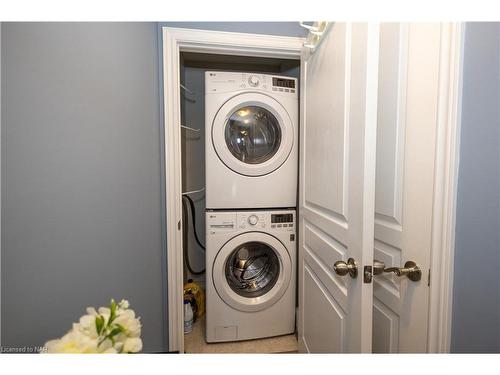 44 Haney Drive, Thorold, ON - Indoor Photo Showing Laundry Room