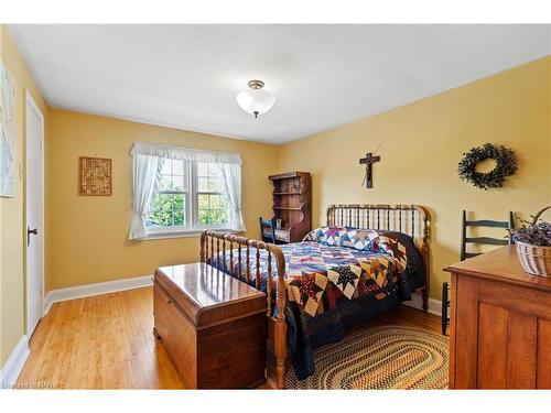 32 Forest Hill Road, St. Catharines, ON - Indoor Photo Showing Bedroom