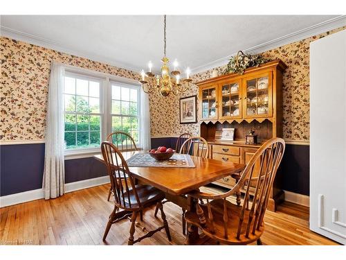 32 Forest Hill Road, St. Catharines, ON - Indoor Photo Showing Dining Room