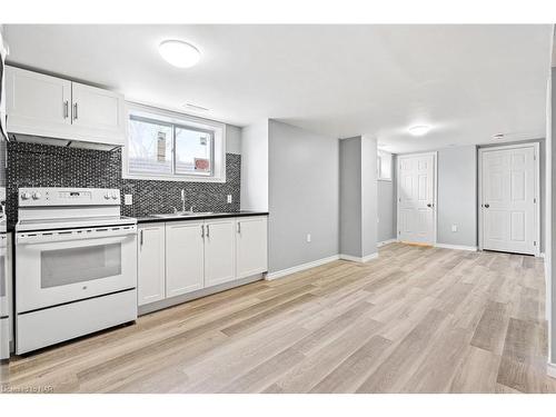 92 Margery Avenue, St. Catharines, ON - Indoor Photo Showing Kitchen