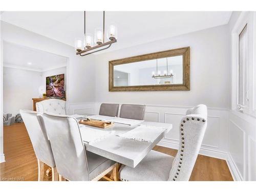 6940 Coach Drive, Niagara Falls, ON - Indoor Photo Showing Dining Room