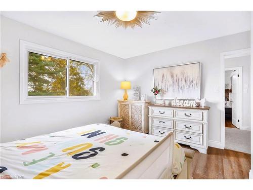 6940 Coach Drive, Niagara Falls, ON - Indoor Photo Showing Bedroom