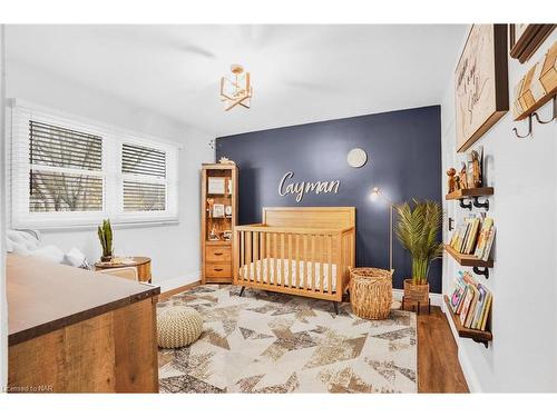 6940 Coach Drive, Niagara Falls, ON - Indoor Photo Showing Bedroom