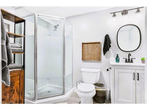 6940 Coach Drive, Niagara Falls, ON - Indoor Photo Showing Bathroom