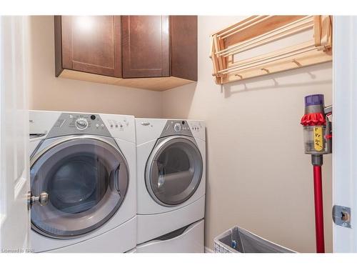 8466 Kelsey Crescent, Niagara Falls, ON - Indoor Photo Showing Laundry Room