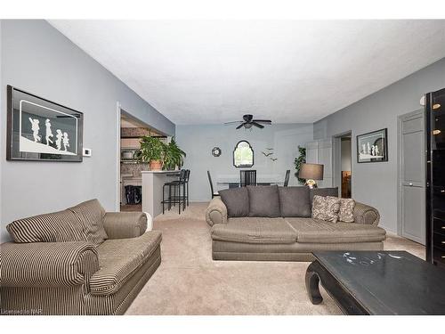 84 Merritt Street, St. Catharines, ON - Indoor Photo Showing Living Room