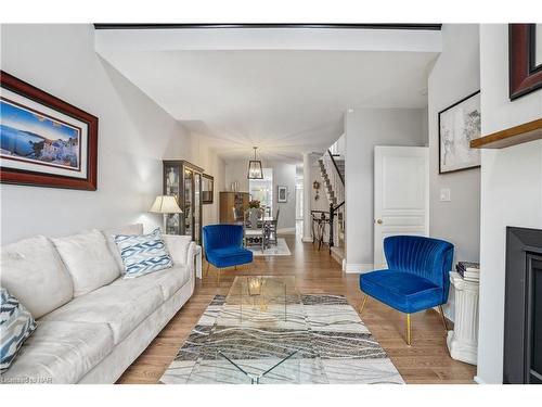 3 Shaws Lane, Niagara-On-The-Lake, ON - Indoor Photo Showing Living Room