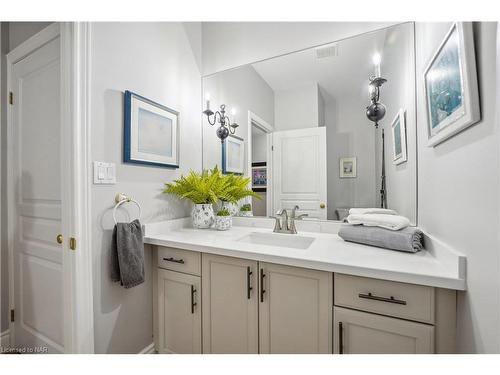 3 Shaws Lane, Niagara-On-The-Lake, ON - Indoor Photo Showing Bathroom