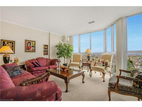 1002 Penthouse-162 Martindale Road, St. Catharines, ON - Indoor Photo Showing Living Room