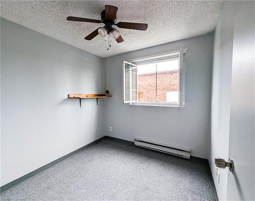 305-4692 Crysler Avenue, Niagara Falls, ON - Indoor Photo Showing Other Room