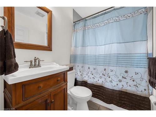 4 Rodger Street, St. Catharines, ON - Indoor Photo Showing Bathroom