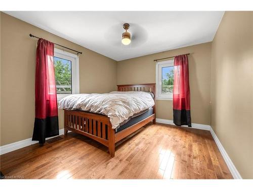 4 Rodger Street, St. Catharines, ON - Indoor Photo Showing Bedroom