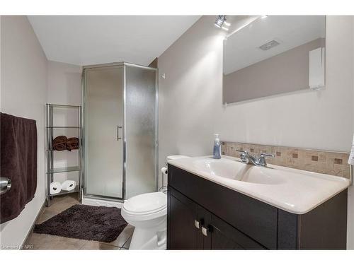 4 Rodger Street, St. Catharines, ON - Indoor Photo Showing Bathroom