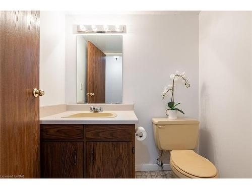504-141 Church Street, St. Catharines, ON - Indoor Photo Showing Bathroom