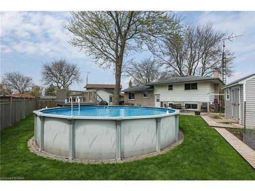 6990 Concord Crescent, Niagara Falls, ON - Outdoor With Above Ground Pool With Backyard With Exterior