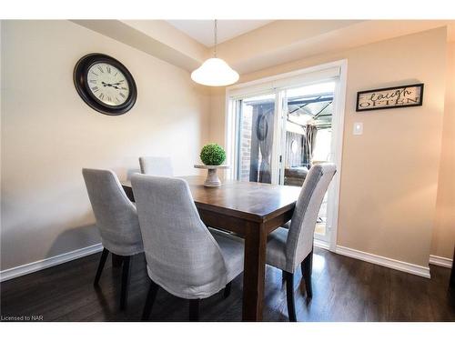 8683 Dogwood Crescent, Niagara Falls, ON - Indoor Photo Showing Dining Room