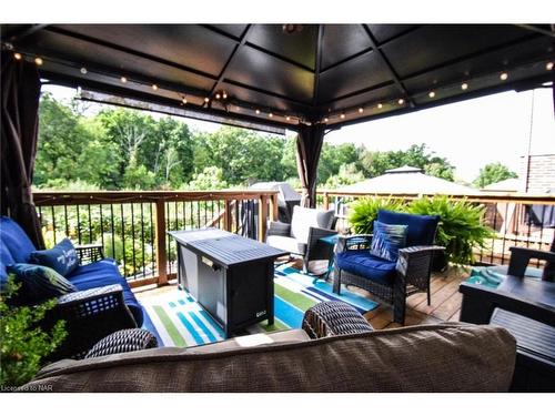 8683 Dogwood Crescent, Niagara Falls, ON - Outdoor With Deck Patio Veranda With Exterior