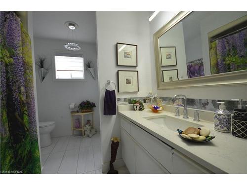 16 Belfast Road S, Fort Erie, ON - Indoor Photo Showing Bathroom