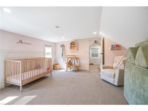 2913 Ridgemount Road, Fort Erie, ON - Indoor Photo Showing Bedroom