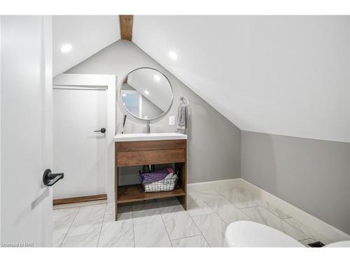 2913 Ridgemount Road, Fort Erie, ON - Indoor Photo Showing Bathroom