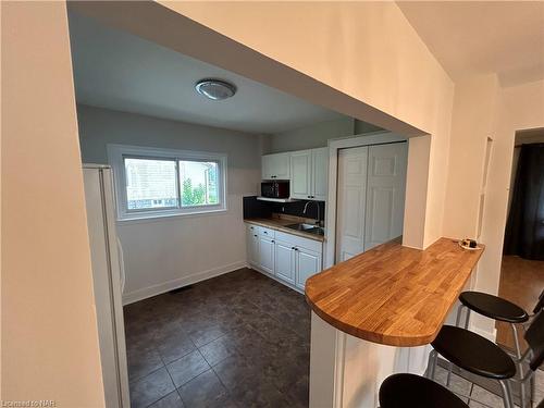 277 Central Avenue, Fort Erie, ON - Indoor Photo Showing Kitchen