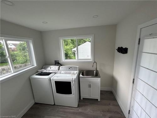 277 Central Avenue, Fort Erie, ON - Indoor Photo Showing Laundry Room