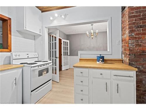 273 Dufferin Street, Fort Erie, ON - Indoor Photo Showing Kitchen