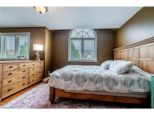 5 Mcbride Drive, St. Catharines, ON - Indoor Photo Showing Bedroom