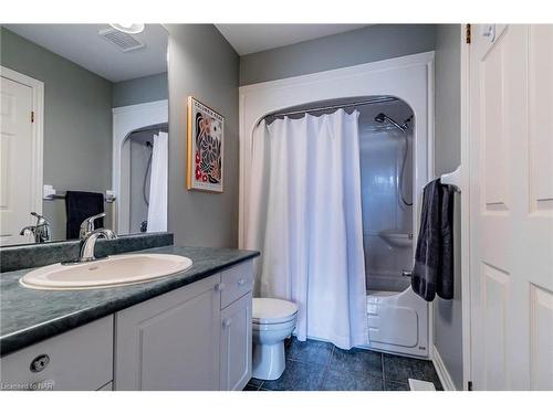 5 Mcbride Drive, St. Catharines, ON - Indoor Photo Showing Bathroom