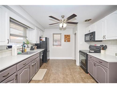 7181 Adams Avenue, Niagara Falls, ON - Indoor Photo Showing Kitchen