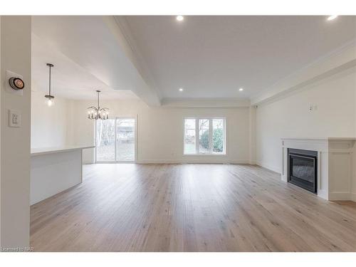 2-2727 Prince William Street, Jordan Station, ON - Indoor Photo Showing Living Room With Fireplace