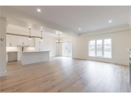 2-2727 Prince William Street, Jordan Station, ON - Indoor Photo Showing Kitchen