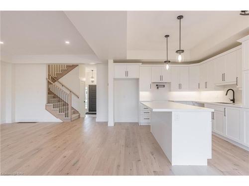 2-2727 Prince William Street, Jordan Station, ON - Indoor Photo Showing Kitchen