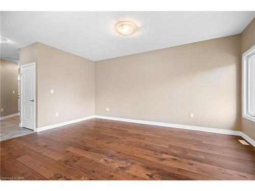 2 Sparkle Drive, Thorold, ON - Indoor Photo Showing Other Room