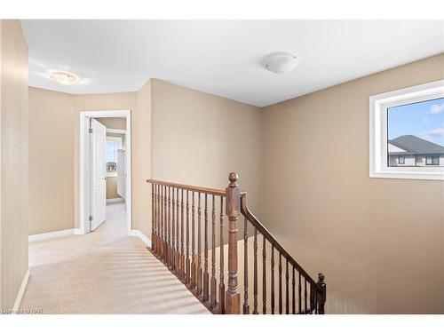 2 Sparkle Drive, Thorold, ON - Indoor Photo Showing Other Room