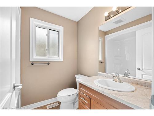 2 Sparkle Drive, Thorold, ON - Indoor Photo Showing Bathroom