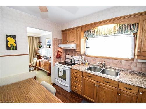 77 Sherman Drive, St. Catharines, ON - Indoor Photo Showing Kitchen With Double Sink