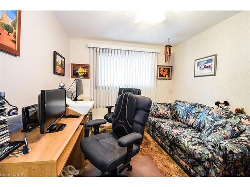 77 Sherman Drive, St. Catharines, ON - Indoor Photo Showing Office