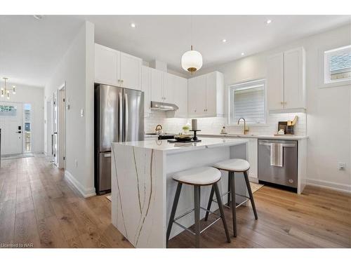 7 Beachwalk Crescent, Crystal Beach, ON - Indoor Photo Showing Kitchen With Upgraded Kitchen