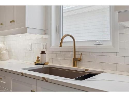 7 Beachwalk Crescent, Crystal Beach, ON - Indoor Photo Showing Kitchen With Double Sink