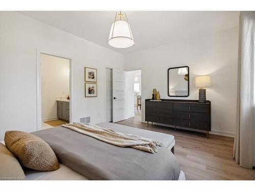 7 Beachwalk Crescent, Crystal Beach, ON - Indoor Photo Showing Bedroom