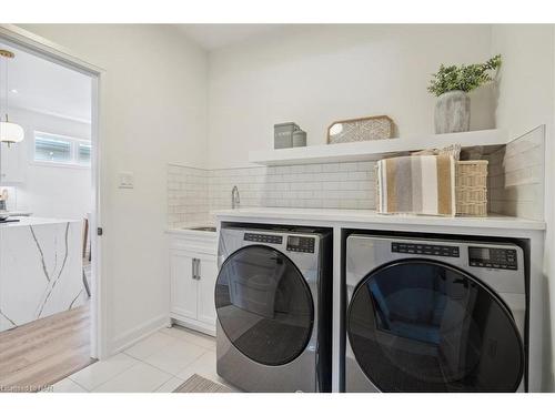 7 Beachwalk Crescent, Crystal Beach, ON - Indoor Photo Showing Laundry Room