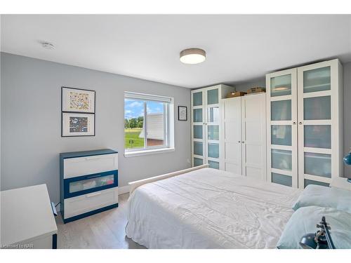 4-67 Hagey Avenue, Fort Erie, ON - Indoor Photo Showing Bedroom