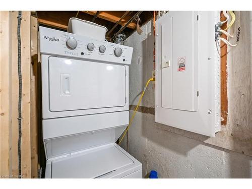 4-67 Hagey Avenue, Fort Erie, ON - Indoor Photo Showing Laundry Room